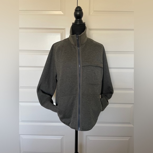 Woolrich Men's green zip-up jacket with hand pockets, chest pocket Size Medium - Picture 13 of 16